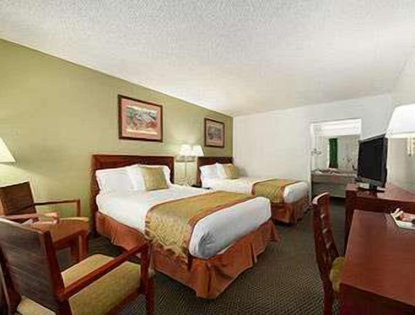 Ramada By Wyndham Temple Terrace/tampa North Temple Terrace