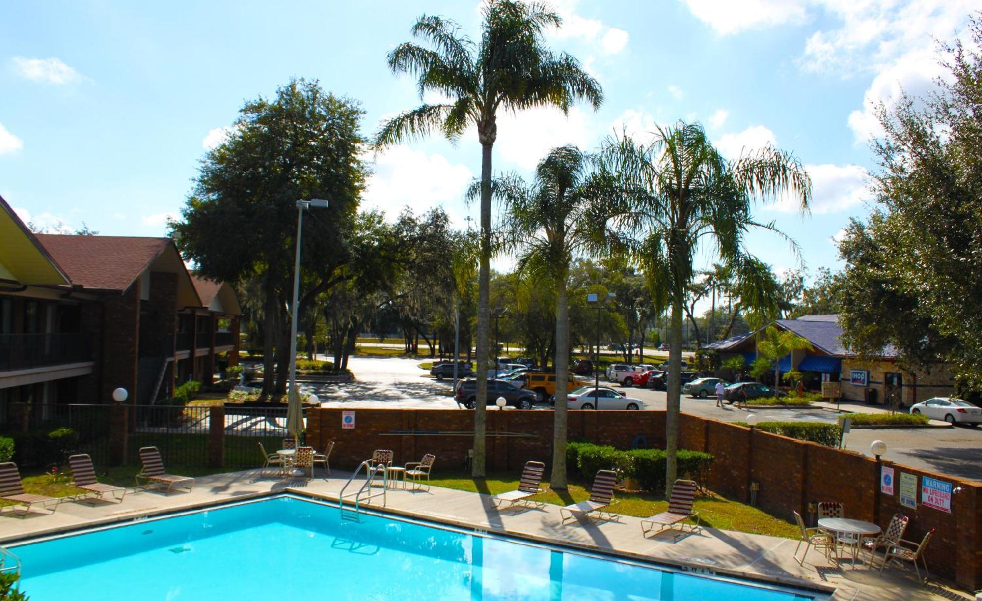 Hotel Ramada By Wyndham Temple Terrace/tampa North Temple Terrace