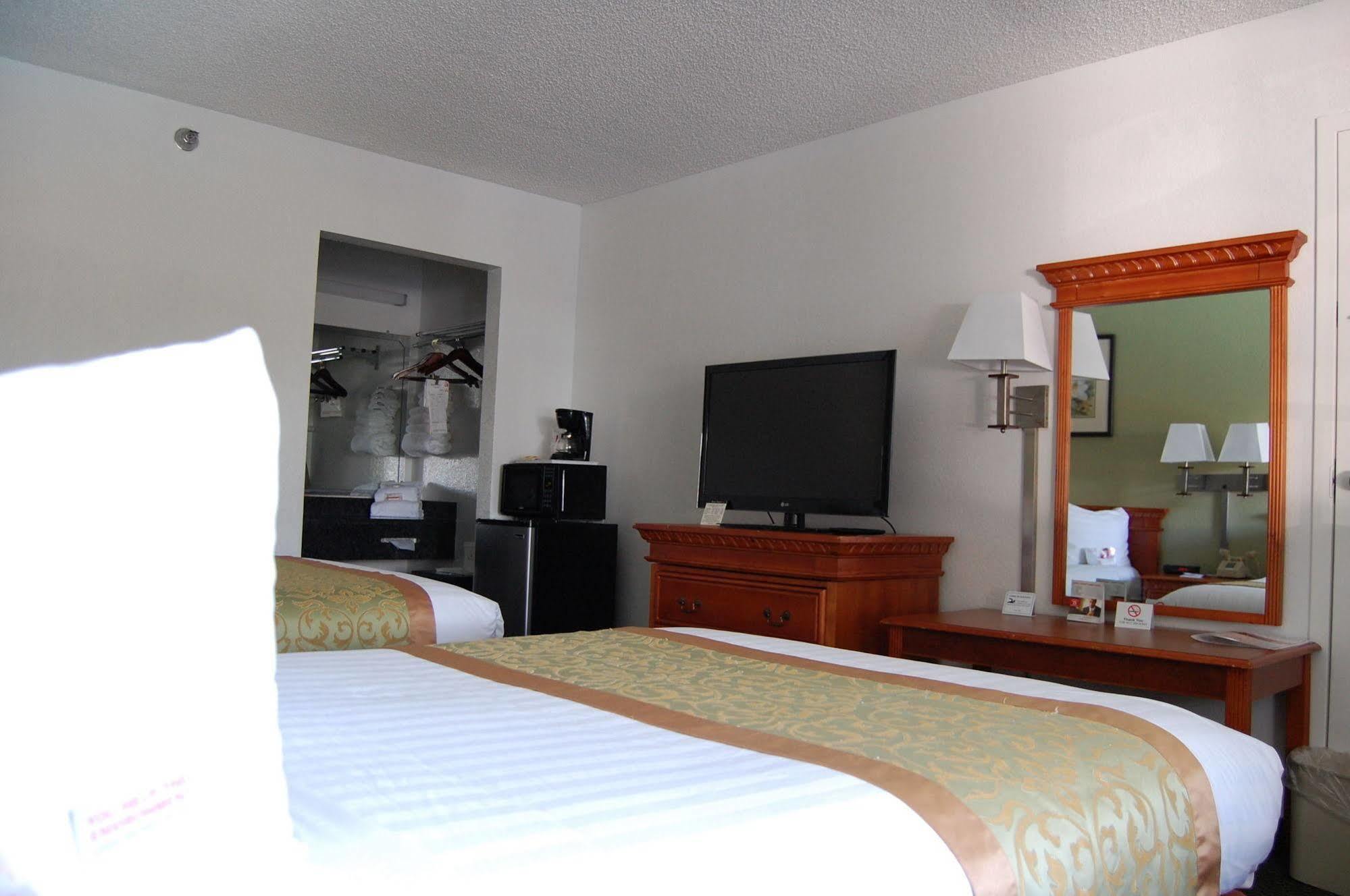 Ramada By Wyndham Temple Terrace/tampa North 3* Temple Terrace