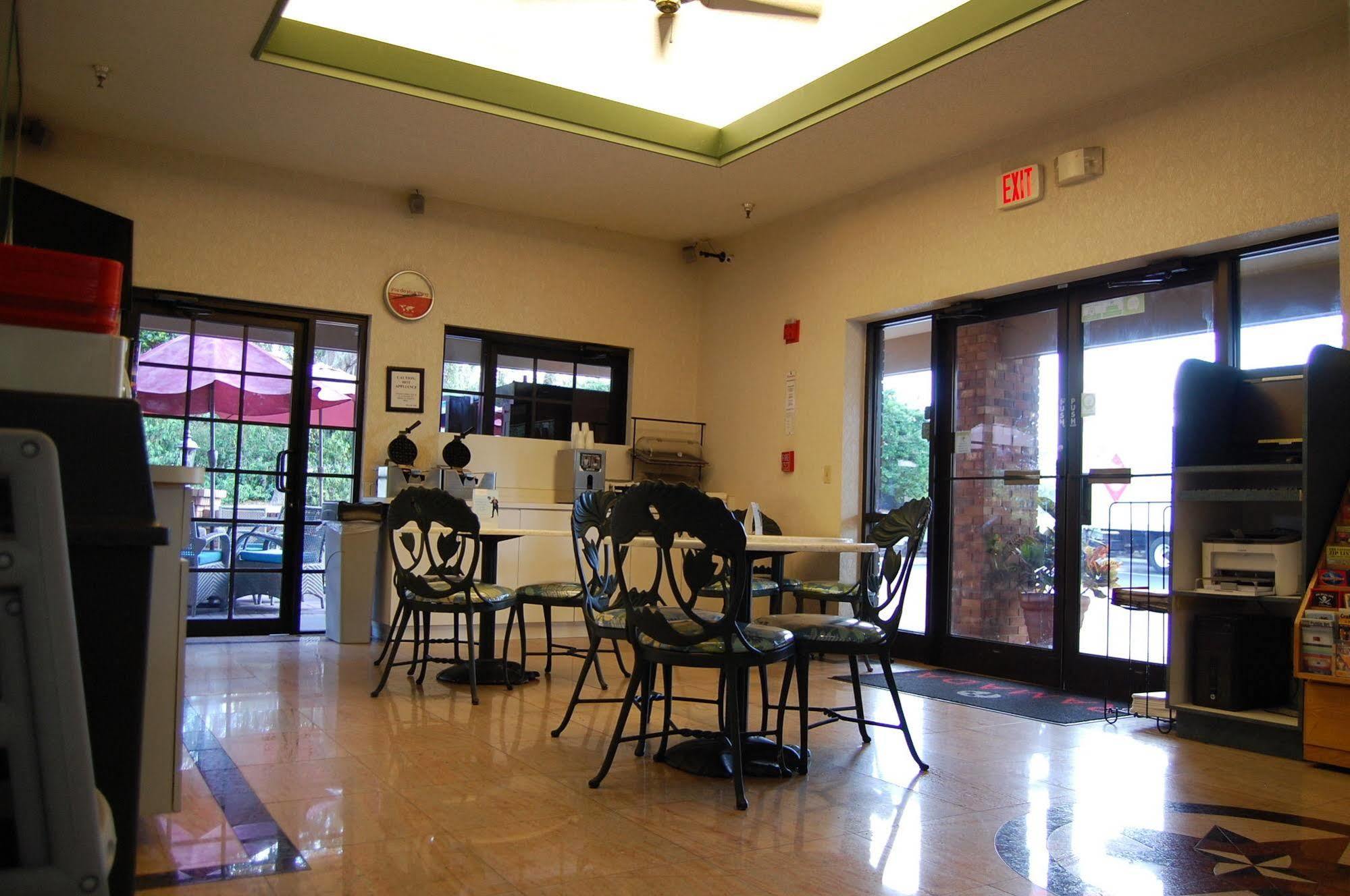 Hotel Ramada By Wyndham Temple Terrace/tampa North