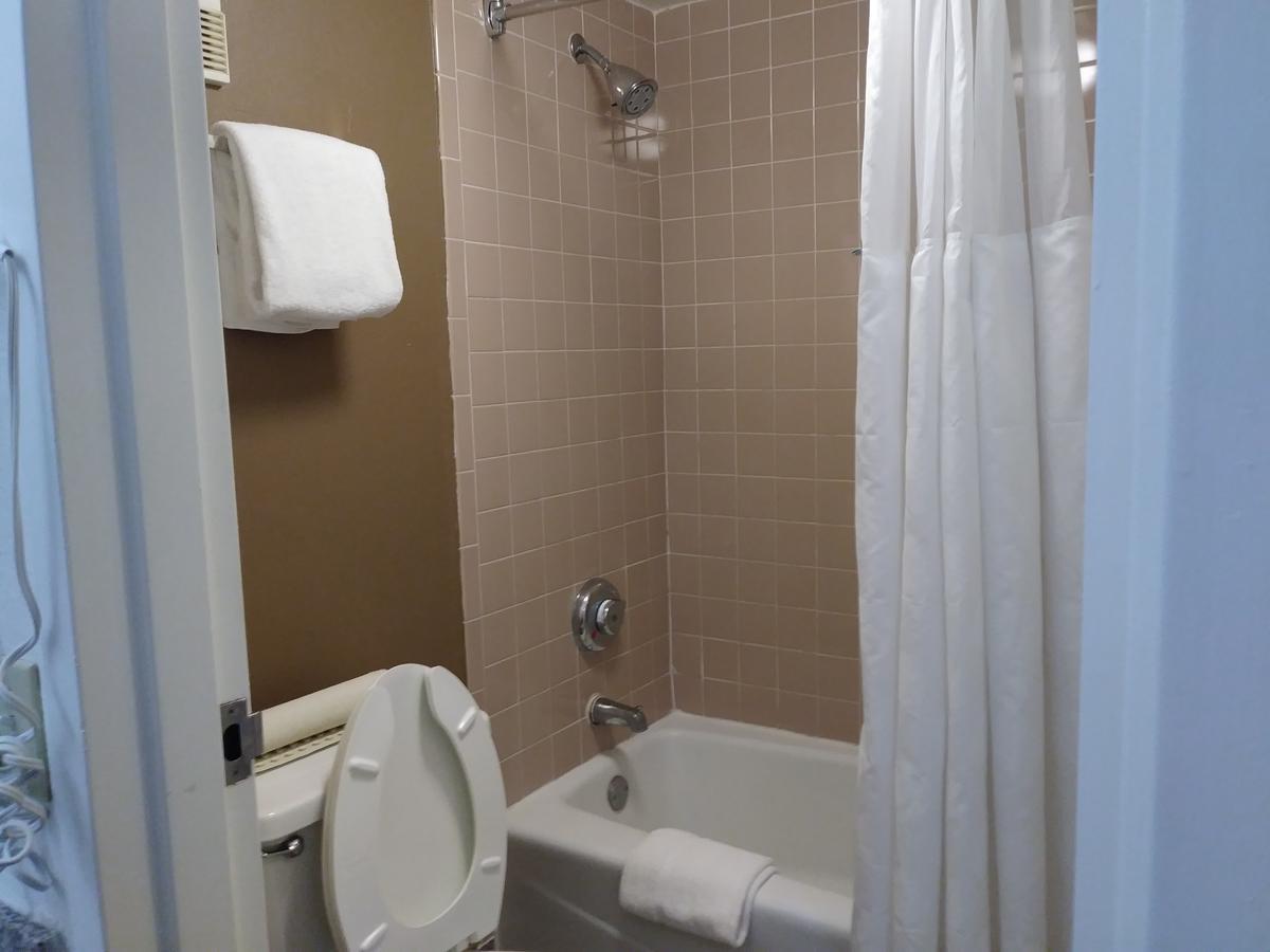 Hotel Ramada By Wyndham Temple Terrace/tampa North Temple Terrace