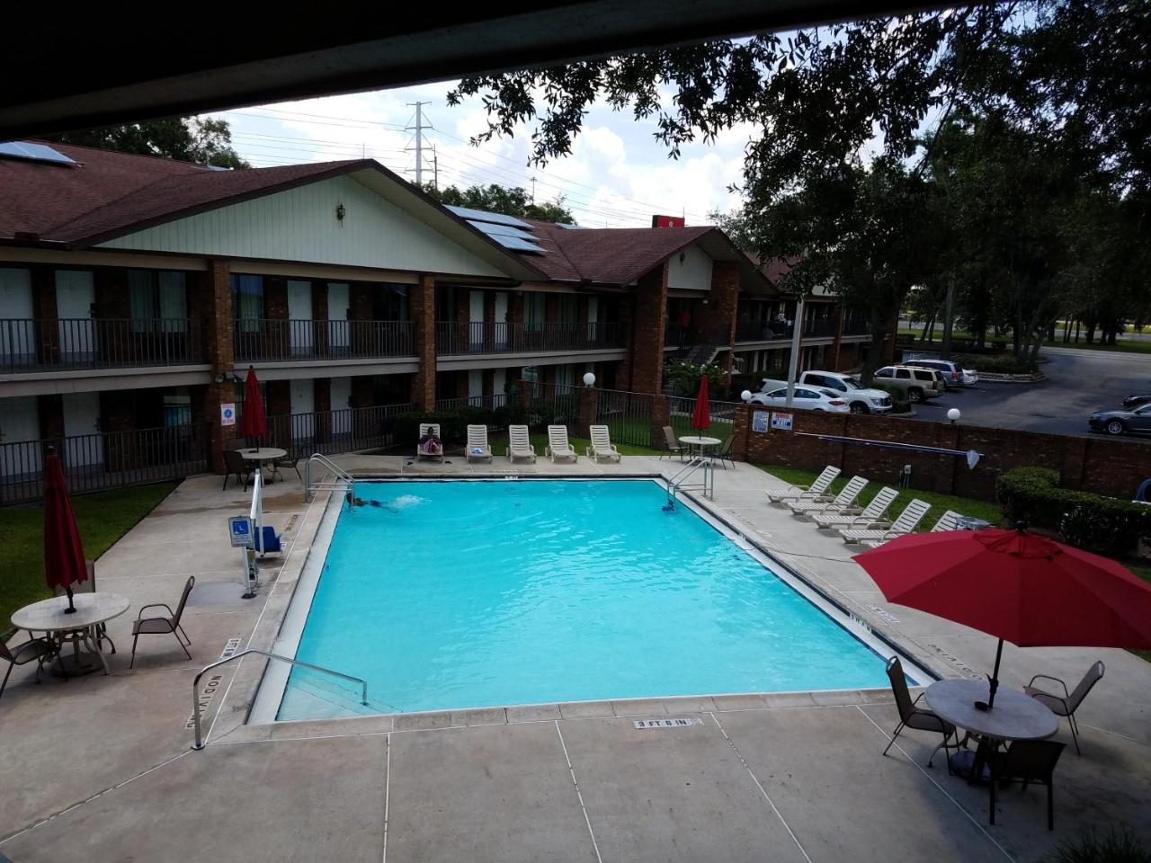 Ramada By Wyndham Temple Terrace/tampa North 3* Temple Terrace