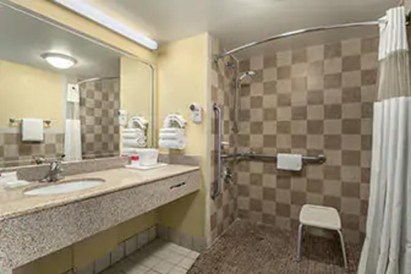 Ramada By Wyndham Temple Terrace/tampa North Hotel Temple Terrace