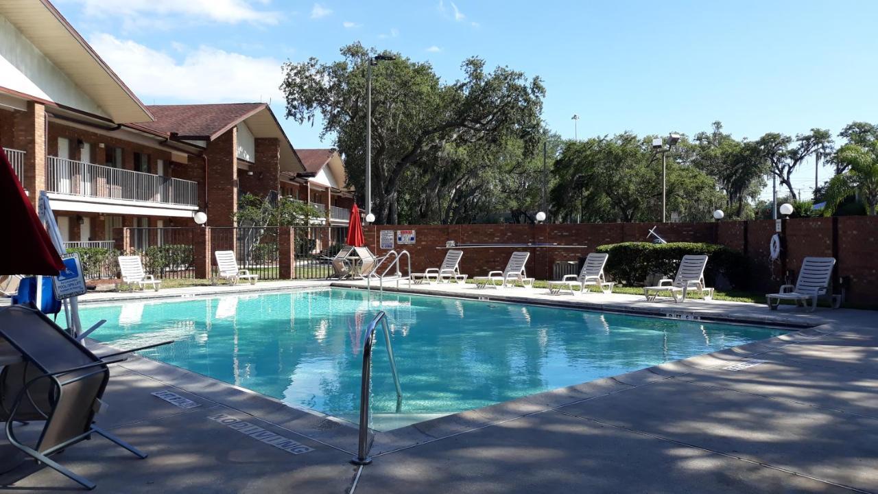 Ramada By Wyndham Temple Terrace/tampa North